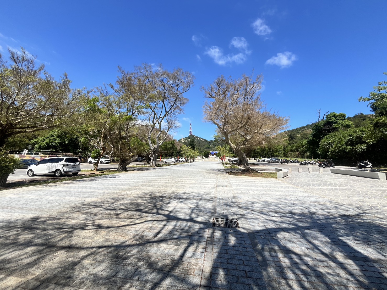 太武山公墓旁小客車及機車停車場